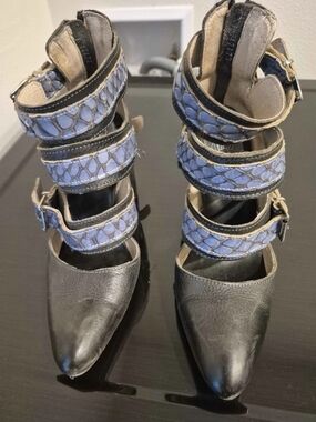 Freebird Jaclynn Size 8